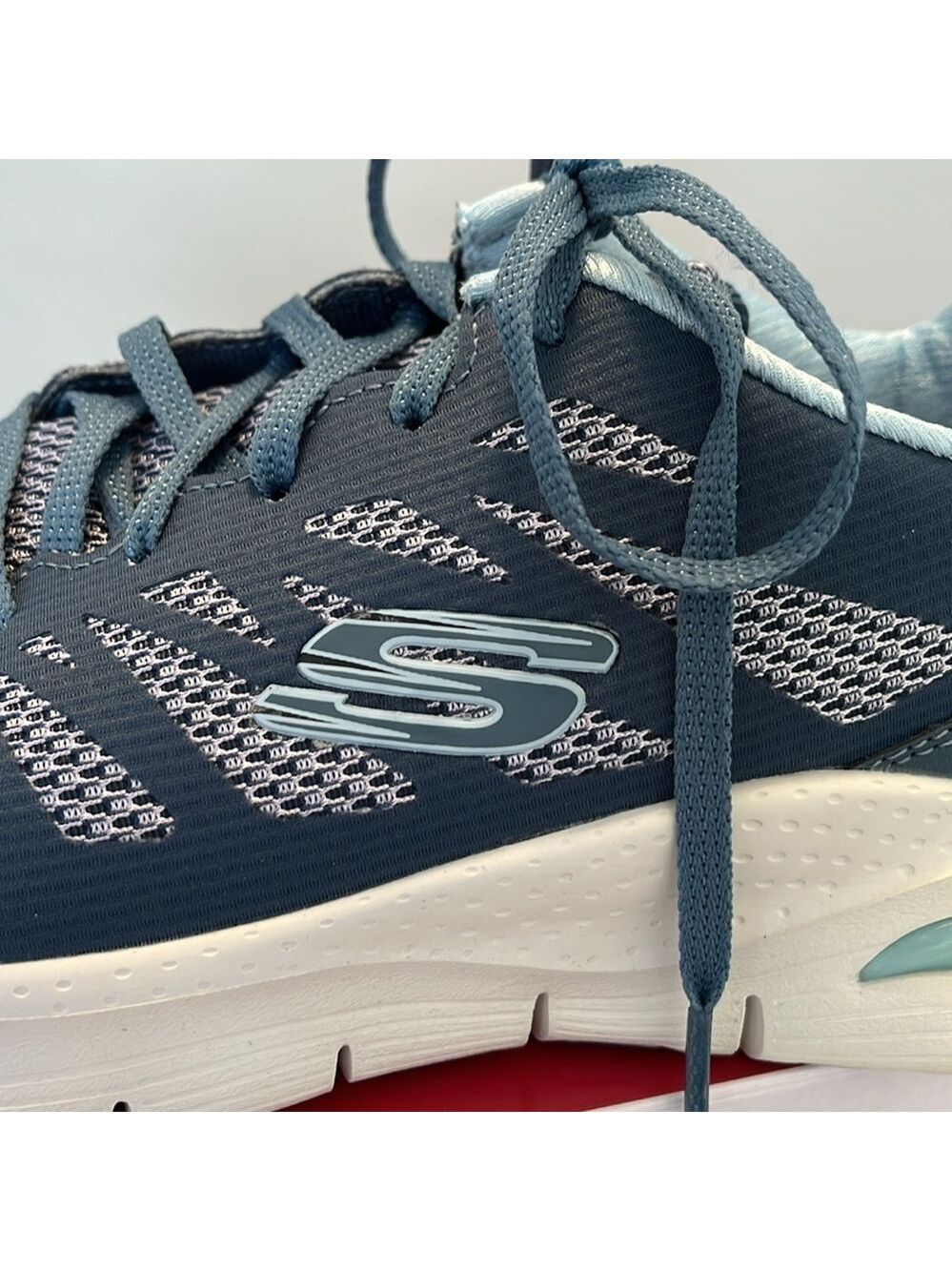 Skechers Arch Fit Shoes - Picture 4 of 11